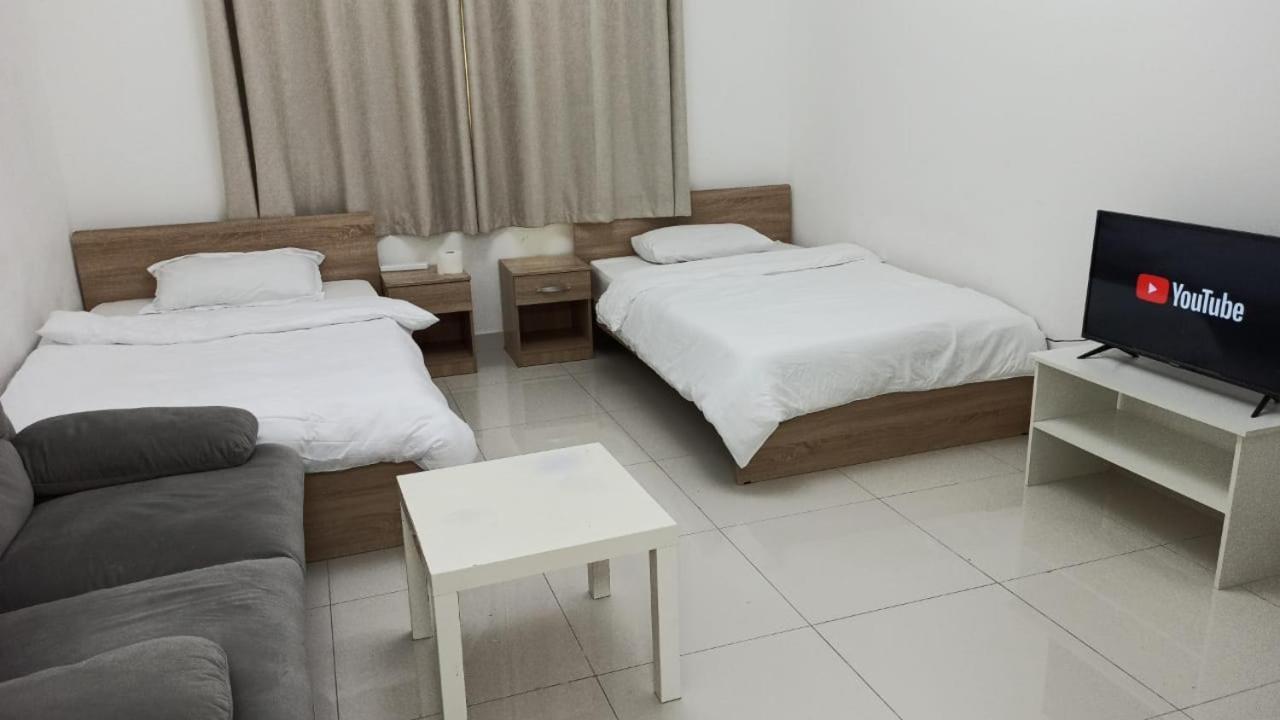 Cozy Rooms And Small Partitions For Men Guests In Dubaj Zewnętrze zdjęcie
