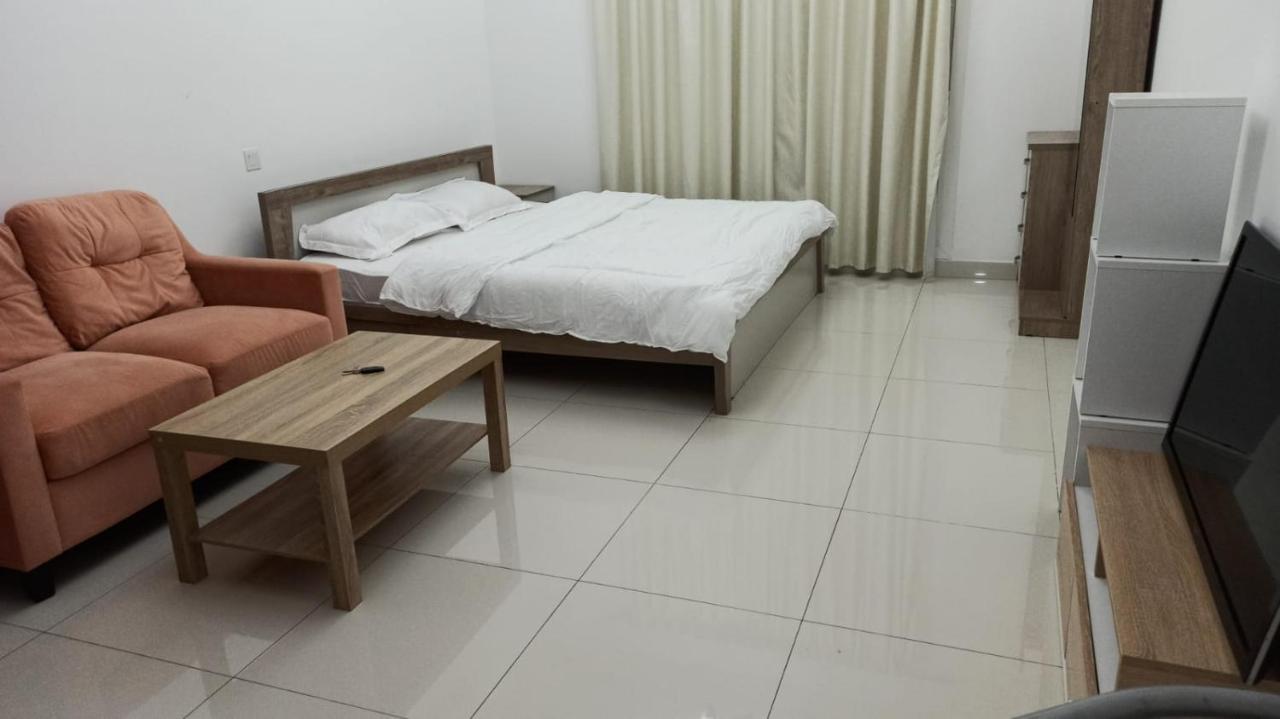 Cozy Rooms And Small Partitions For Men Guests In Dubaj Zewnętrze zdjęcie