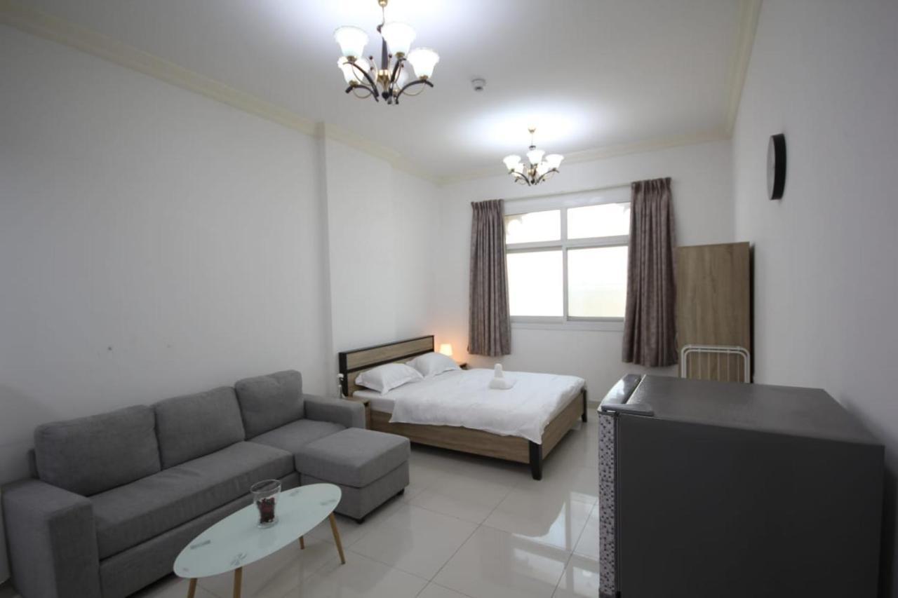 Cozy Rooms And Small Partitions For Men Guests In Dubaj Zewnętrze zdjęcie
