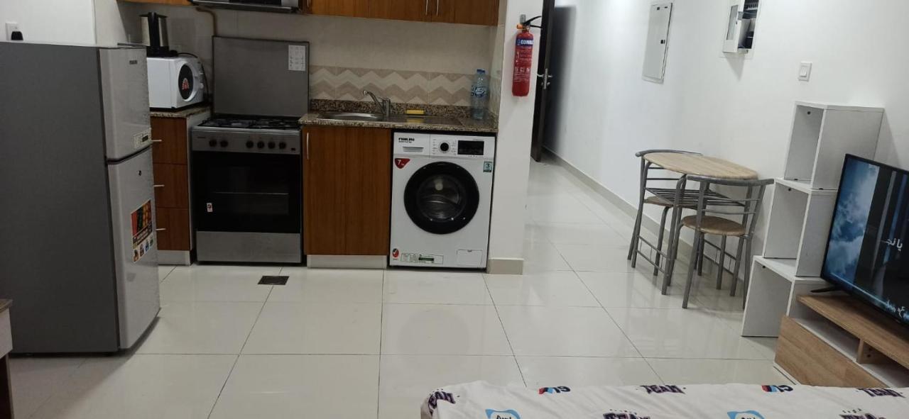 Cozy Rooms And Small Partitions For Men Guests In Dubaj Zewnętrze zdjęcie