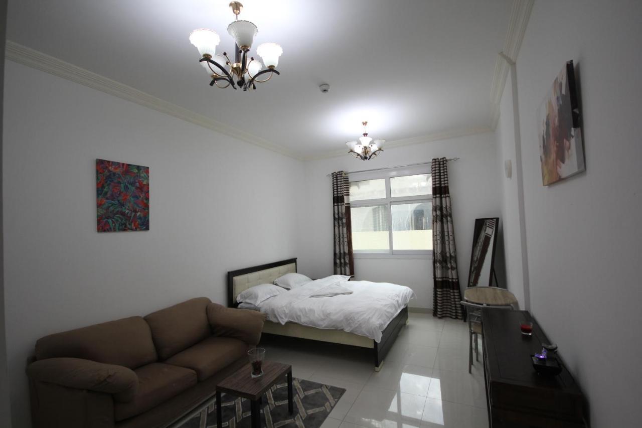 Cozy Rooms And Small Partitions For Men Guests In Dubaj Zewnętrze zdjęcie