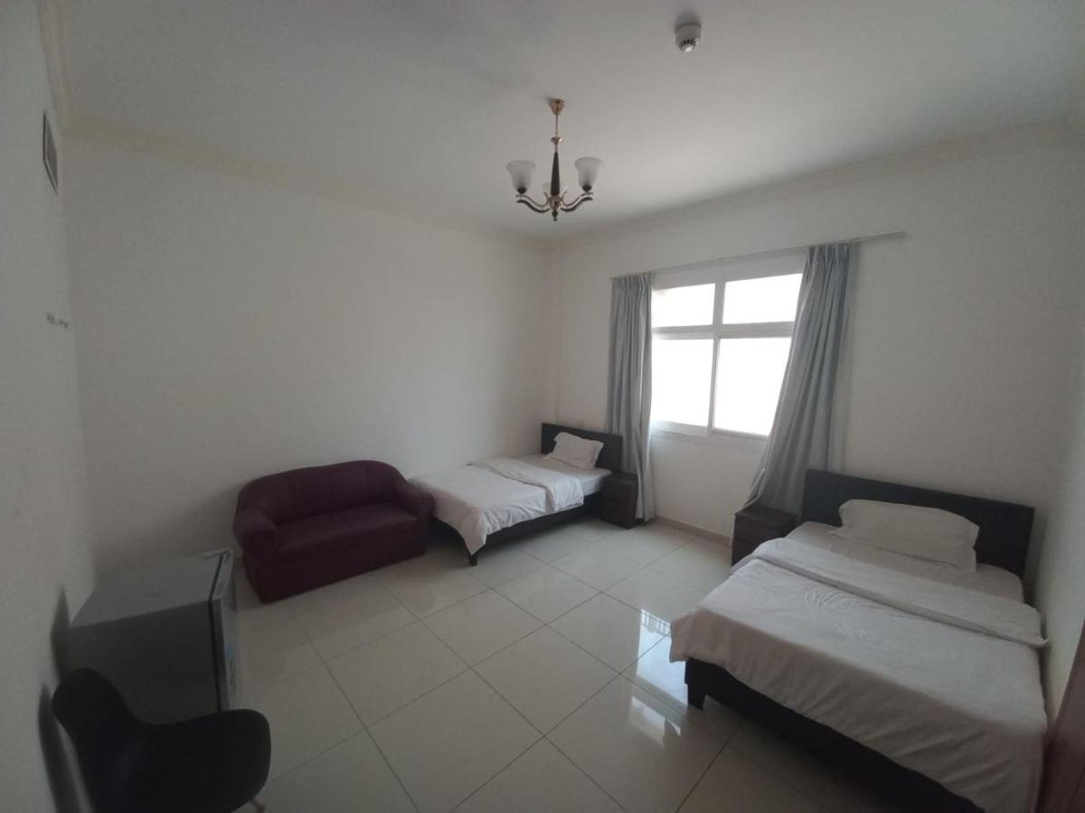 Cozy Rooms And Small Partitions For Men Guests In Dubaj Zewnętrze zdjęcie