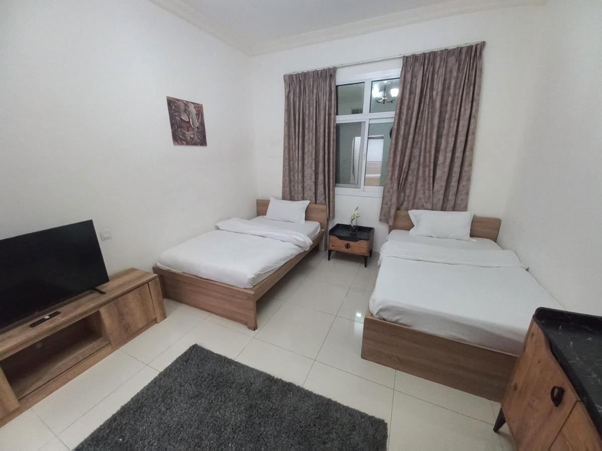 Cozy Rooms And Small Partitions For Men Guests In Dubaj Zewnętrze zdjęcie