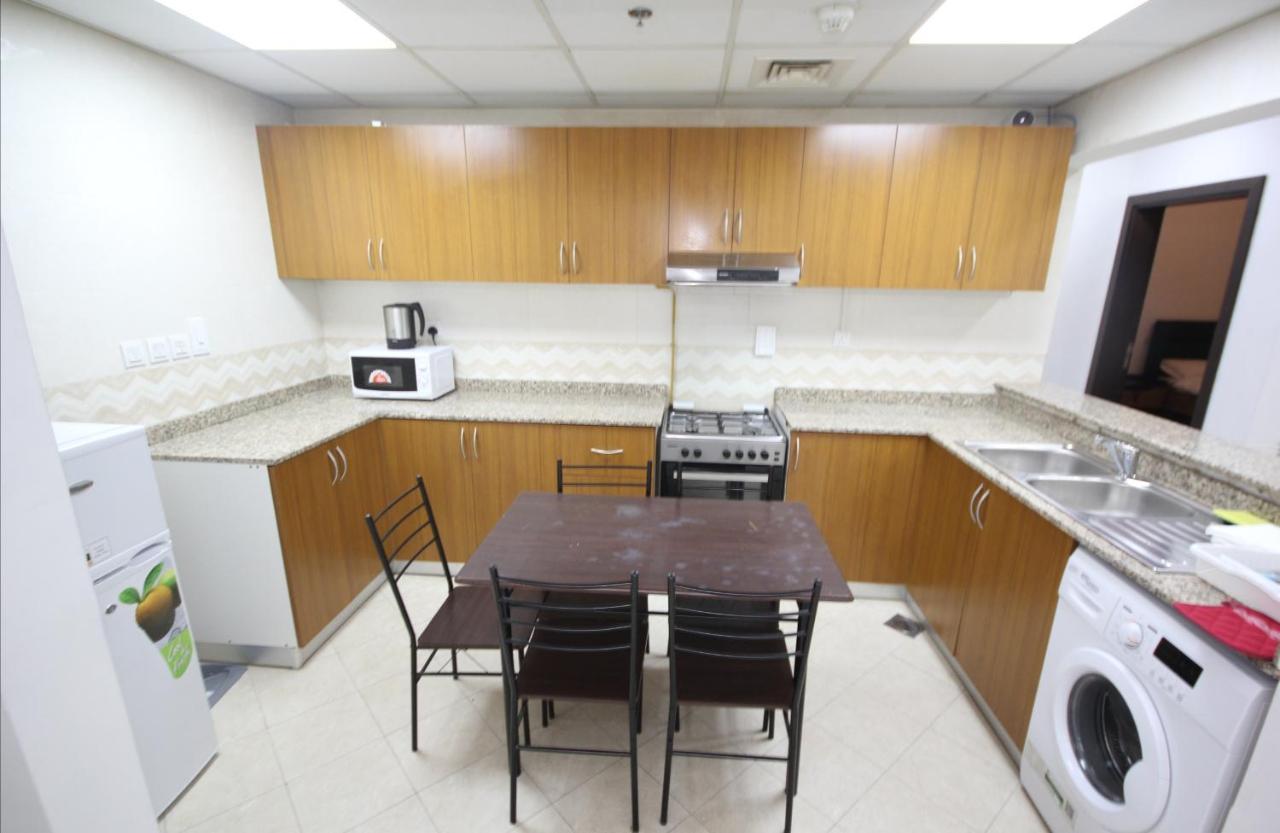 Cozy Rooms And Small Partitions For Men Guests In Dubaj Zewnętrze zdjęcie
