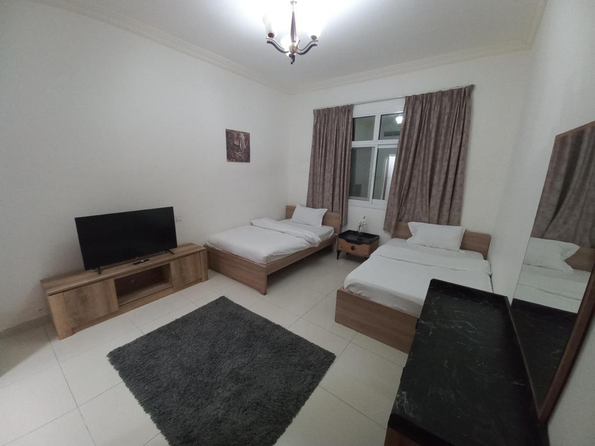 Cozy Rooms And Small Partitions For Men Guests In Dubaj Zewnętrze zdjęcie