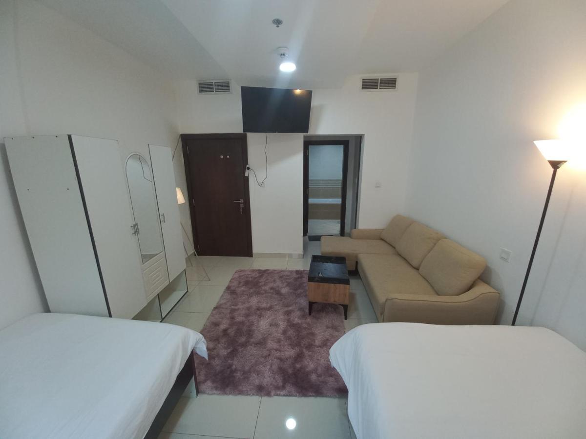 Cozy Rooms And Small Partitions For Men Guests In Dubaj Zewnętrze zdjęcie