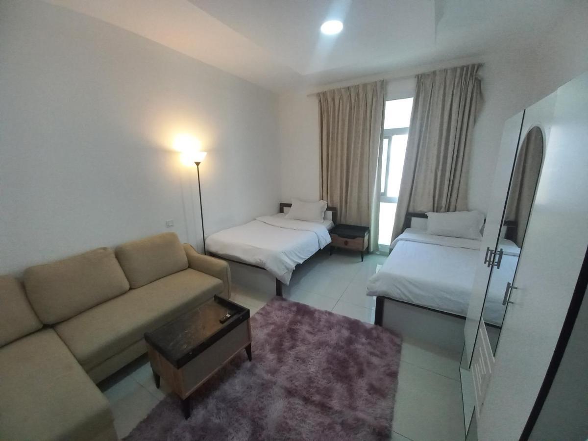 Cozy Rooms And Small Partitions For Men Guests In Dubaj Zewnętrze zdjęcie