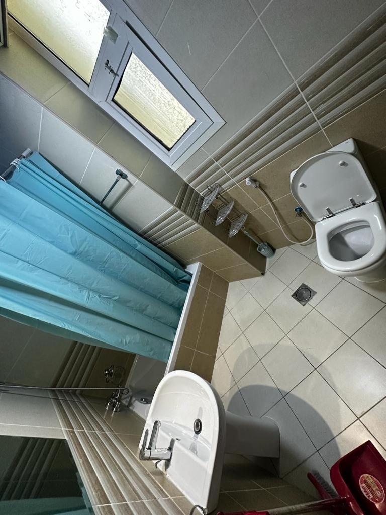 Cozy Rooms And Small Partitions For Men Guests In Dubaj Zewnętrze zdjęcie