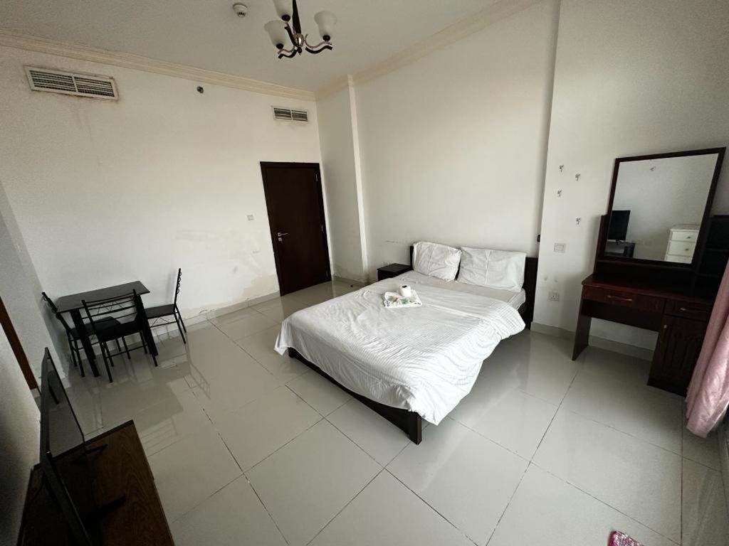 Cozy Rooms And Small Partitions For Men Guests In Dubaj Zewnętrze zdjęcie
