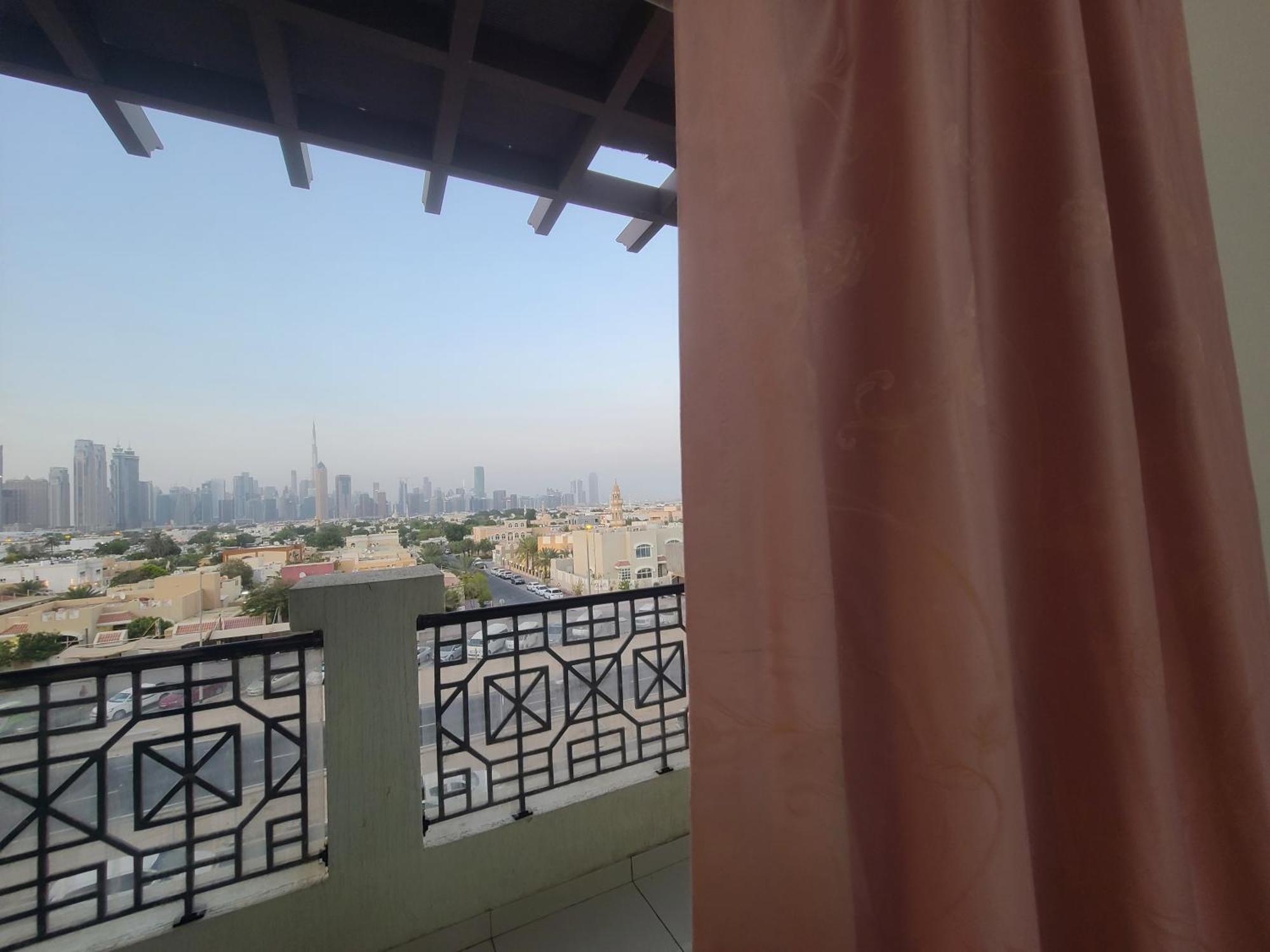 Cozy Rooms And Small Partitions For Men Guests In Dubaj Zewnętrze zdjęcie